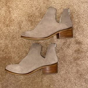 Steve Madden Tan Suede Side Cut Out Booties Size 6 1/2